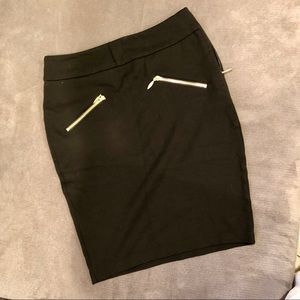 NWOT Juicy Couture Pencil Skirt w/ Gold Zippers 4
